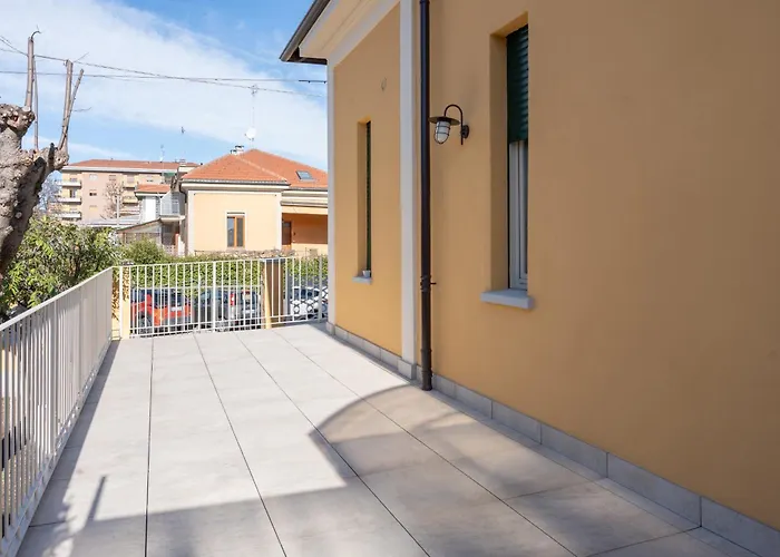 La A Villa Cuneo